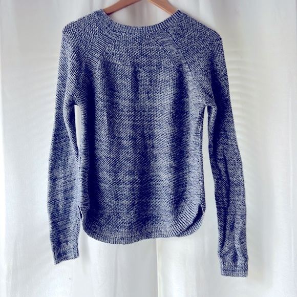 Womens M blue cableknit sweater - Picture 2 of 4